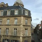 Au Coeur Des Remparts *