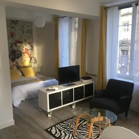 Au Coeur Des Remparts Apartment *