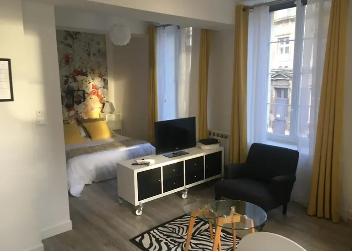 Au Coeur Des Remparts Apartment *