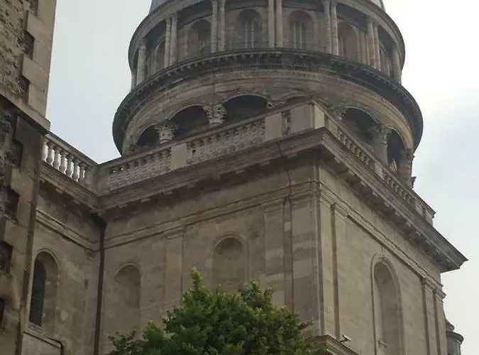 Au Coeur Des Remparts *